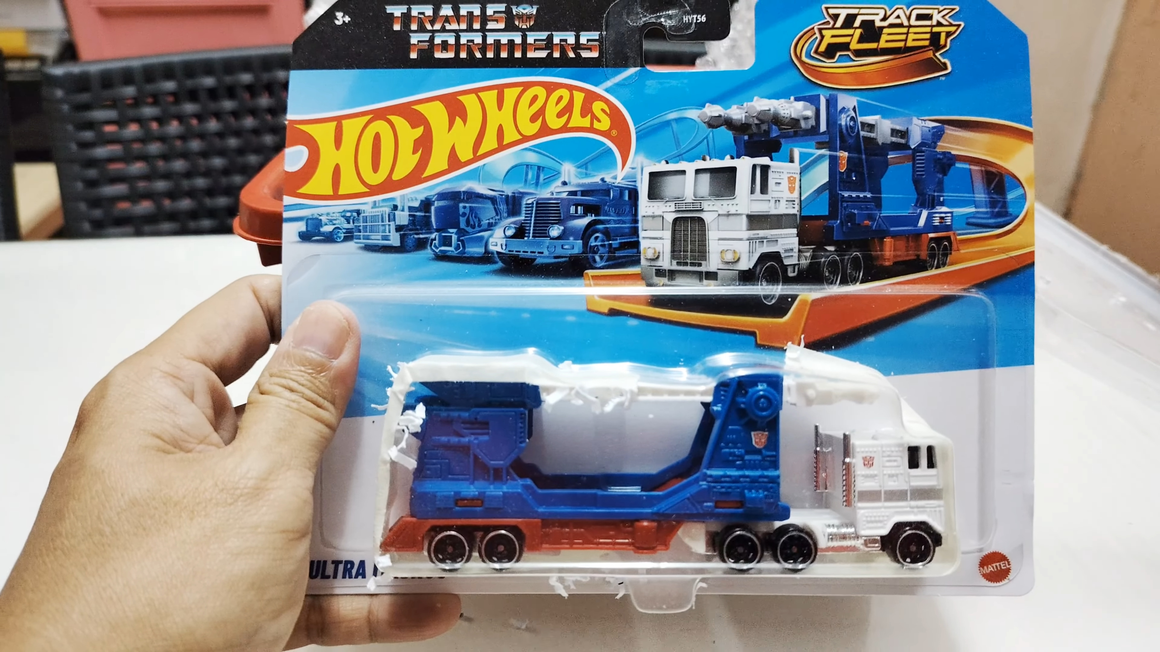 ホットウィール　TRACK FLEET ULTRA MAGNUS Hot Wheels Transformers Track Fleet Ultra Magnus 164 Die